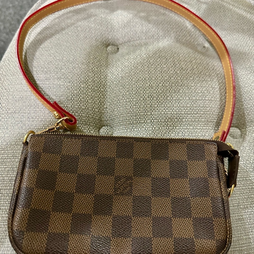 Damier mini pochette, iphone pro max fit!